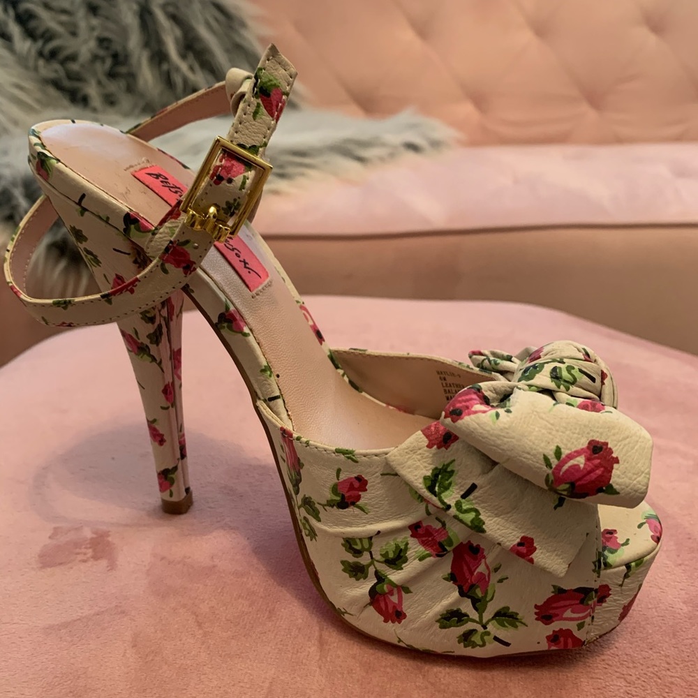 Y2K vintage betsey Johnson new shoes no box